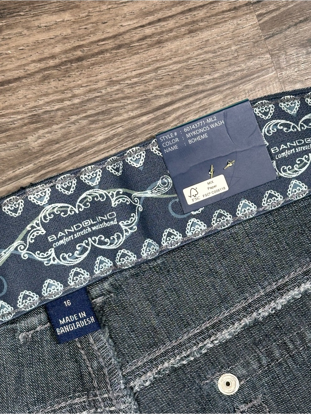 NWT BANDOLINO BOHEME Mykonos Wash Cuffed Cropped Jeans 16 - Picture 5 of 13